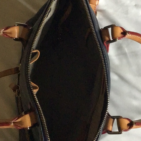 Shoulder bag. Dooney and Bourke. - Picture 5 of 8